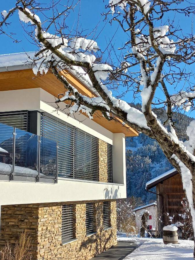 Ferienwohnung für 4 Personen, mit Terrasse und Garten sowie Ausblick in Vandans