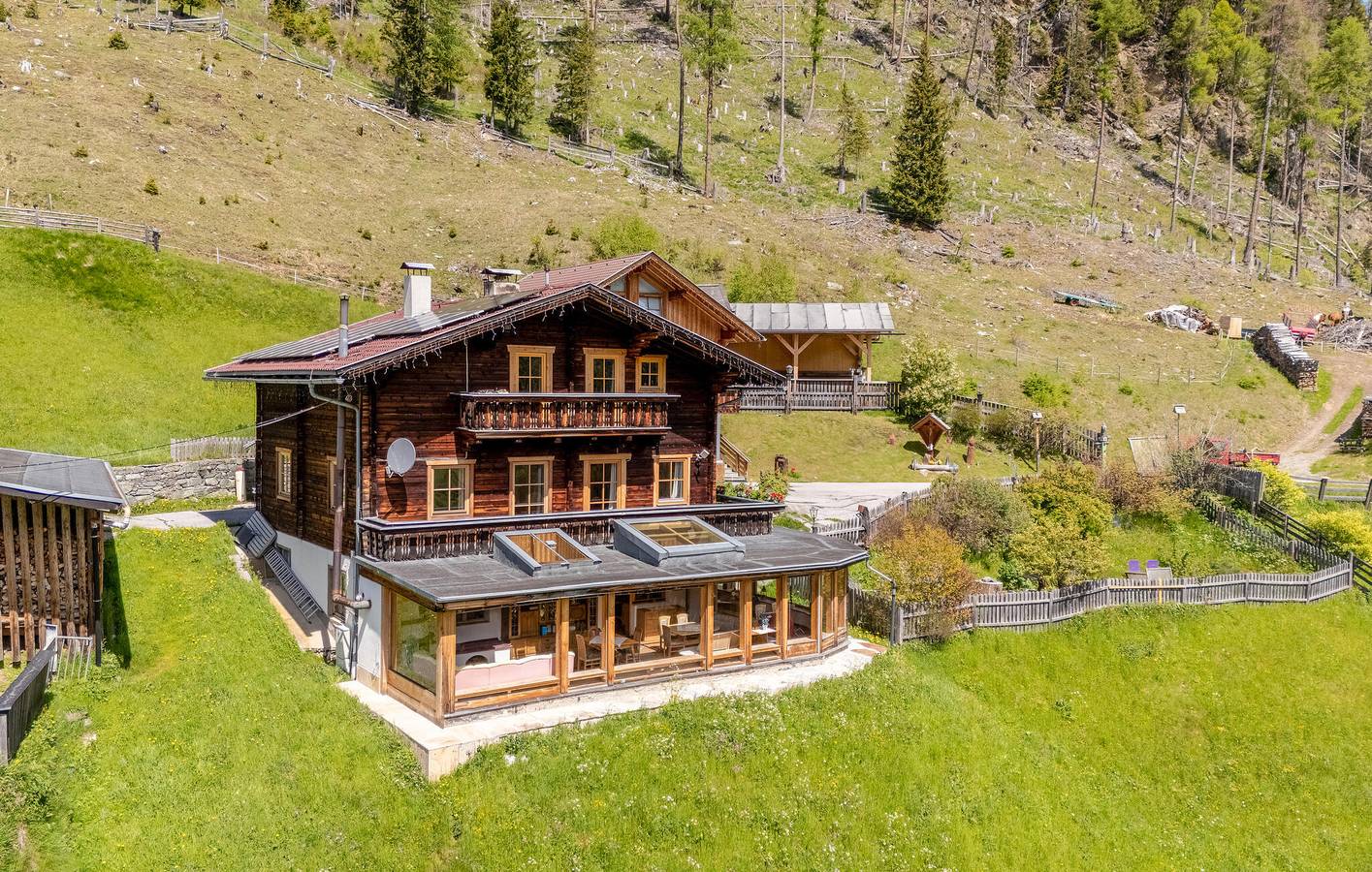 Geheel vakantieappartement, Vakantieappartement voor 4 personen met terras in Mörtschach, Oberkärnten