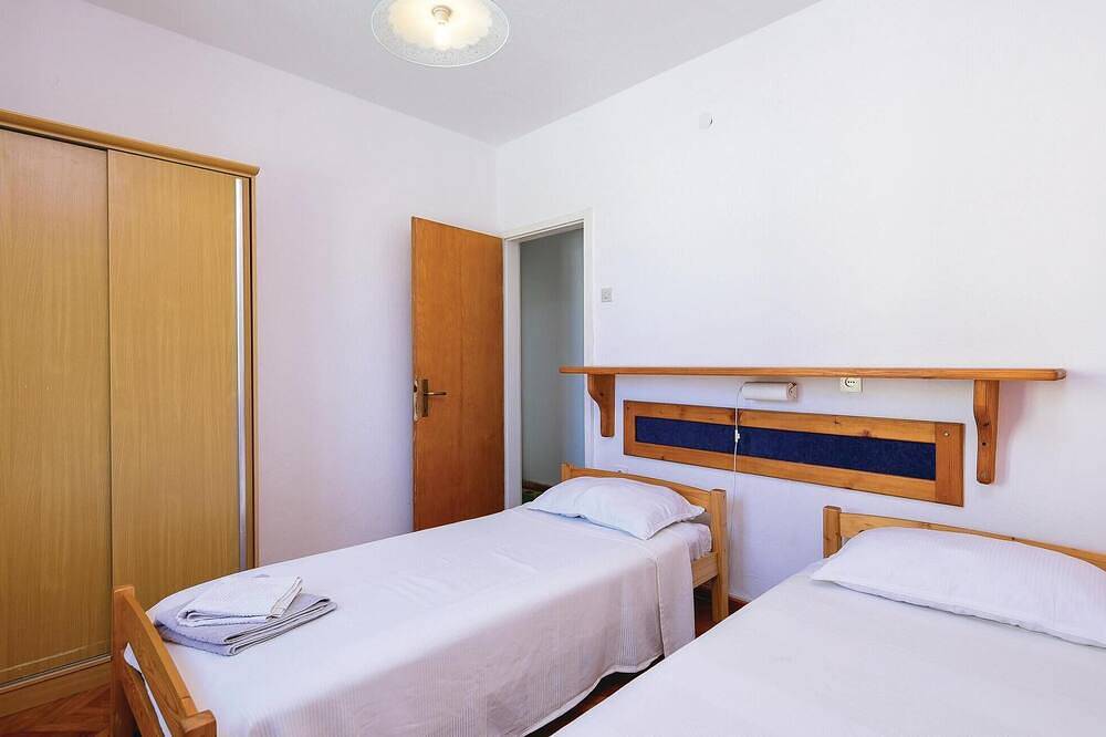 4 bedroom lovely home in Zuljana in Žuljana, Peljesac