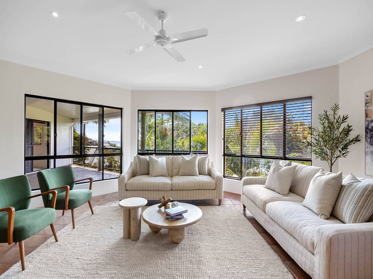 Ganze Wohnung, 4-Bett-Retreat am Strand mit Arbeitsecke und Aussicht in Coolum Beach, Sunshine Coast