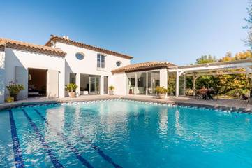 Cottage pour 6 personnes, avec vue ainsi que jardin et piscine dans Golf de Saint-Thomas