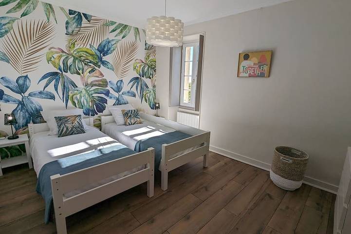 Location de vacances pour 9 personnes, avec jacuzzi et piscine à Belvès-de-Castillon - 3