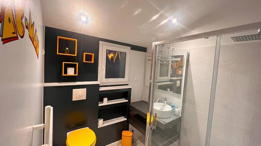 Gîte pour 6 personnes, avec Jacuzzi et Terrasse ainsi que Jardin et Piscine à Échillais - 2
