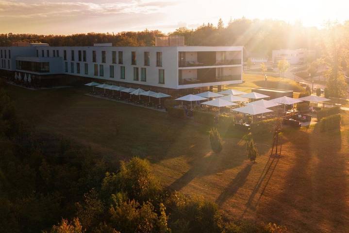 Hotel für 3 Personen, mit Terrasse und Garten sowie Sauna in Heidenheim