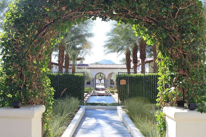 Vacation rental for 2 people, with hot tub and pool as well as yard and balcony, with pets in La Quinta (CA)