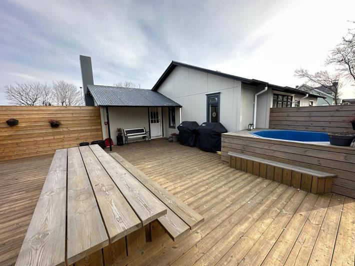 Vakantiehuis voor 8 personen, with Whirlpool and Terras as well as Tuin in Reykjavik