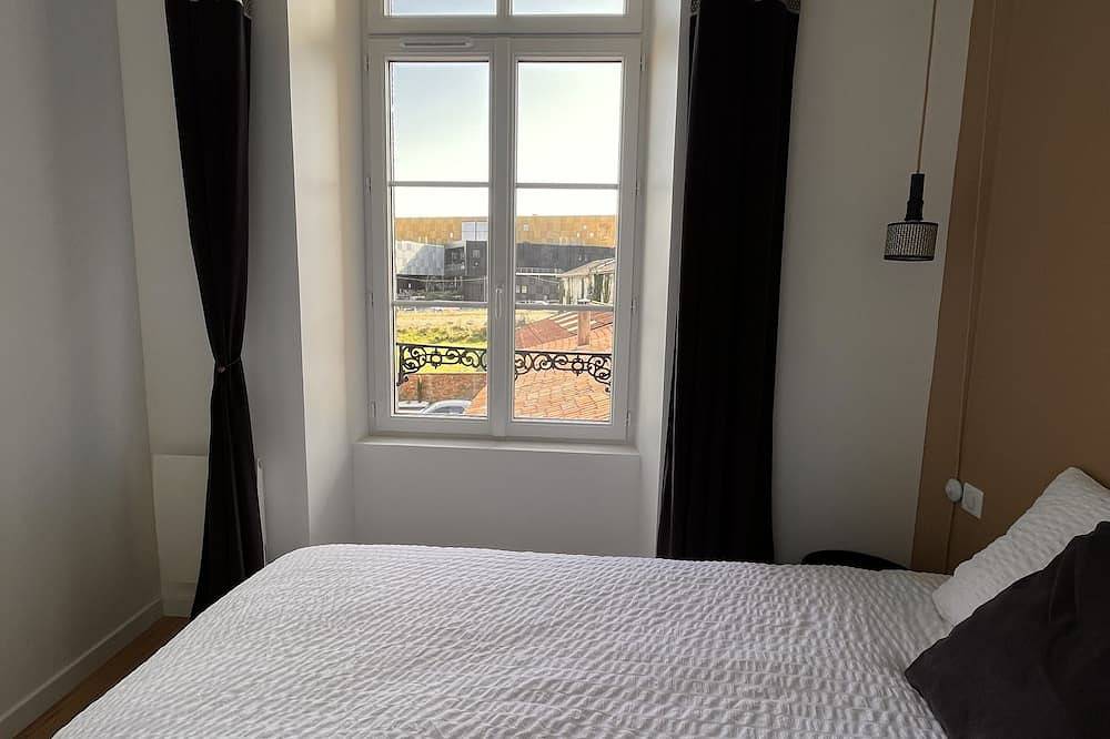 Entire apartment, Emplacement de Choix in Angoulême, Charente