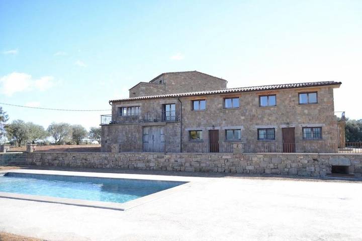 Casa rural para 26 personas, con Balcón y Terraza además de Jardín y Piscina en Capolat - 4