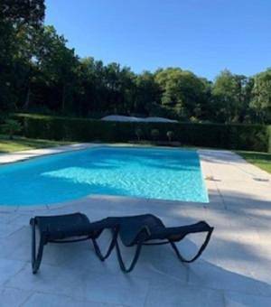Cottage pour 2 personnes, avec vue et piscine ainsi que jardin et terrasse à Cours (Deux-Sèvres)