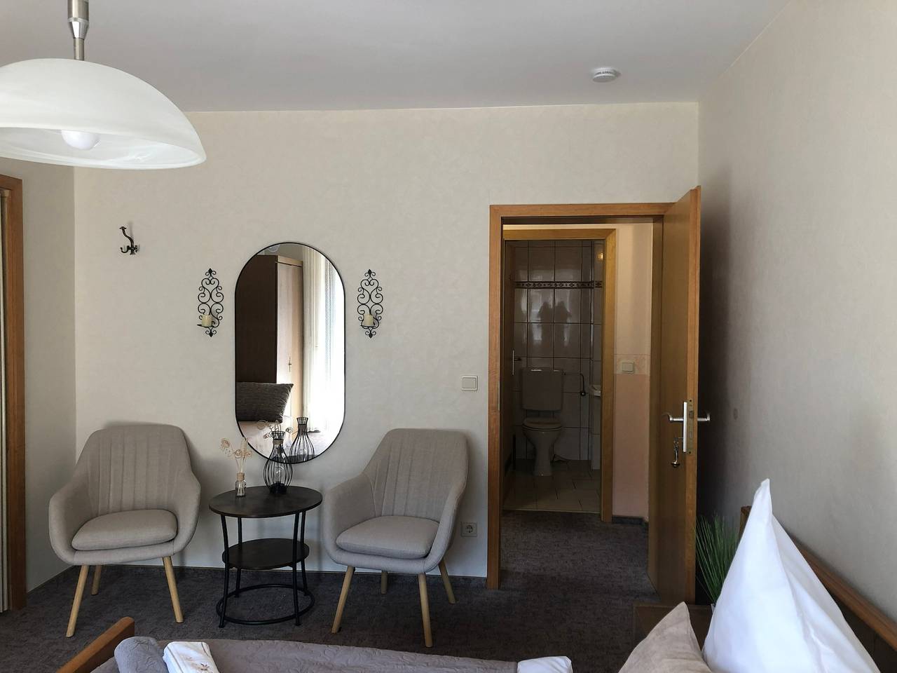 Zimmer 2, 1Og Moselblick Eva mit Gemeinschaftsküche, gemeinsamen Garten, Balkon und Wlan in Klotten, Cochem-Zell