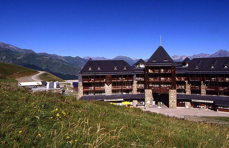 Appart’hôtel pour 8 personnes, avec piscine ainsi que balcon et jacuzzi