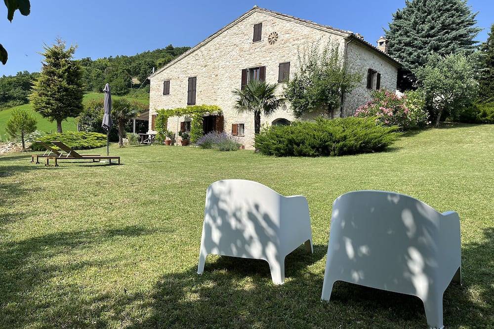 Naturstein-Landhaus in Arcevia, Ancona Provinz
