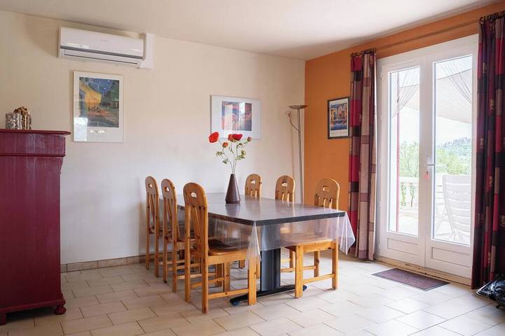 Location de vacances pour 8 personnes, avec Jardin à Cazedarnes