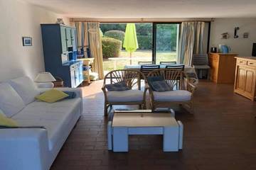 Gîte pour 8 personnes, avec terrasse et jardin dans Plage du Fogeo