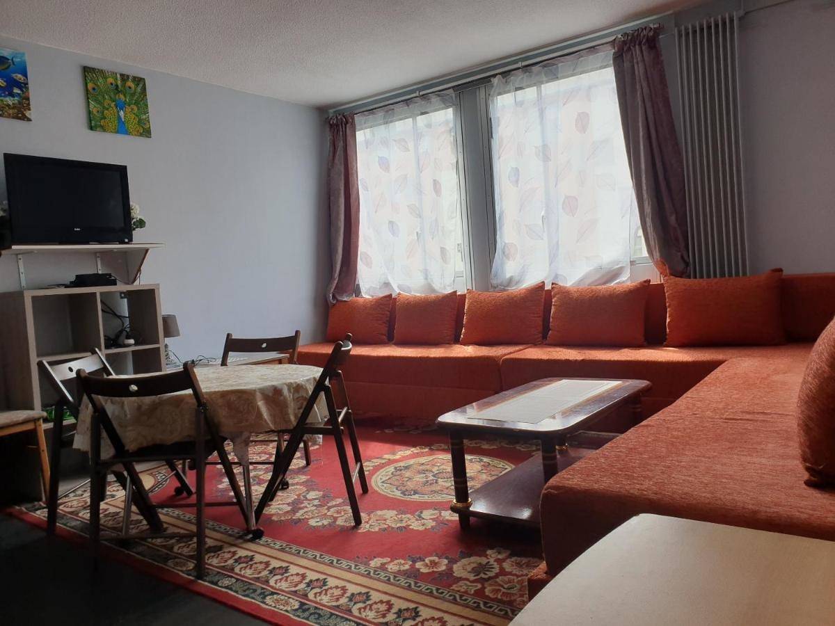 Appartement entier, Equipped appartement near Paris Cdg & Bourget in Garges-lès-Gonesse, Val-d'Oise