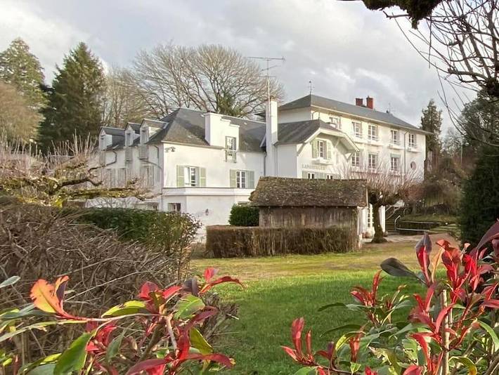 Location de vacances pour 15 personnes, avec Terrasse et Jardin à Saint-Honoré-les-Bains