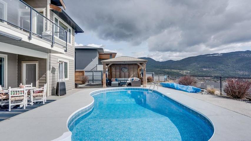Location de vacances pour 6 personnes, avec piscine et vue ainsi que terrasse et jardin à Vernon
