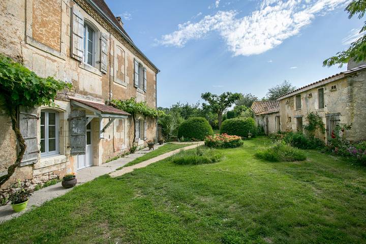Gîte pour 9 personnes, avec terrasse et jardin en Nouvelle-Aquitaine - 3