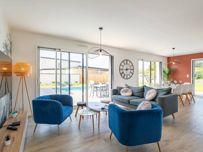 Location de vacances pour 8 personnes, avec terrasse ainsi que piscine et jardin à Cléder - 3