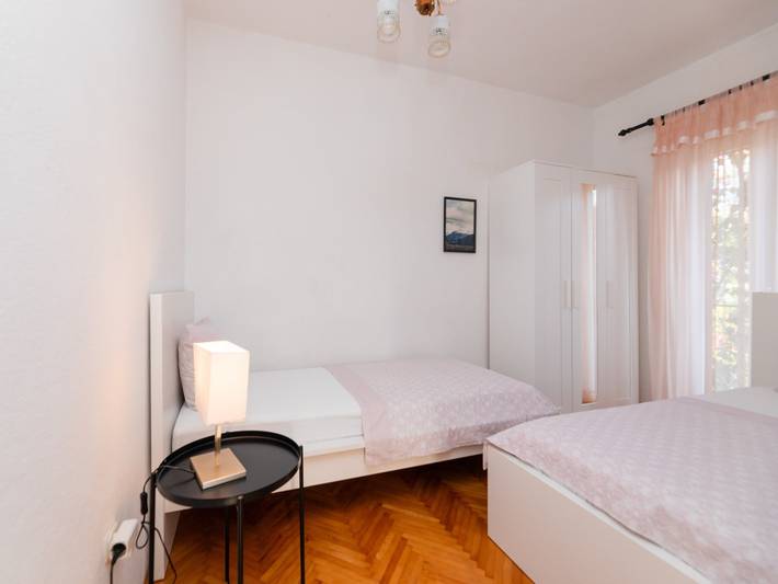 Appartement entier, Apartments Martić - Four Bedroom Apartment with Terrace and Sea View - (St) in Supetar, Brac