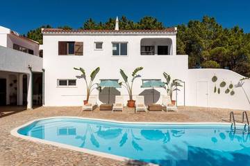 Casa rural para 8 personas, con piscina y terraza en Aljezur