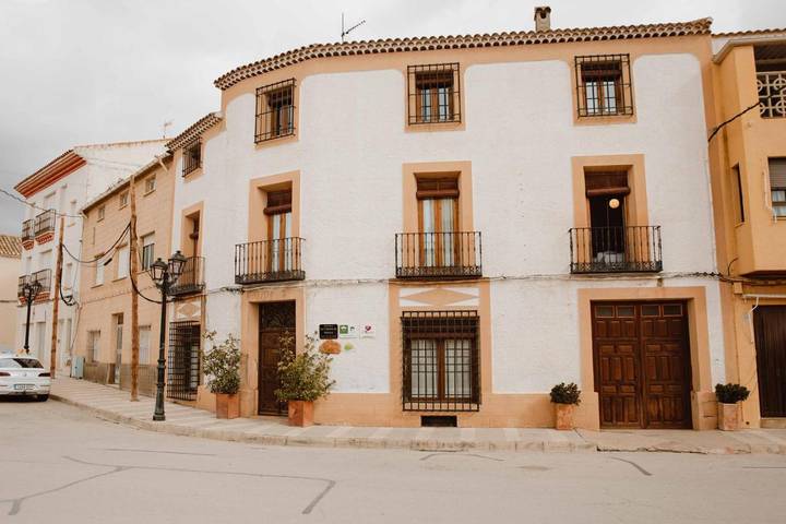 Casa rural para 3 personas, con Balcón y Jacuzzi además de Terraza y Jardín en Provincia de Albacete
