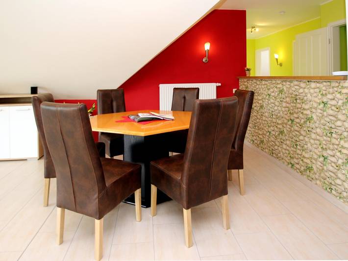 Ferienwohnung für 10 Personen, mit Terrasse und Seeblick in Hage - 4