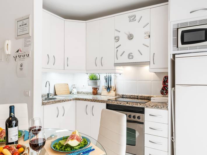 Ferienwohnung für 3 Personen, mit Meerblick und Balkon, kinderfreundlich in Arona - 2