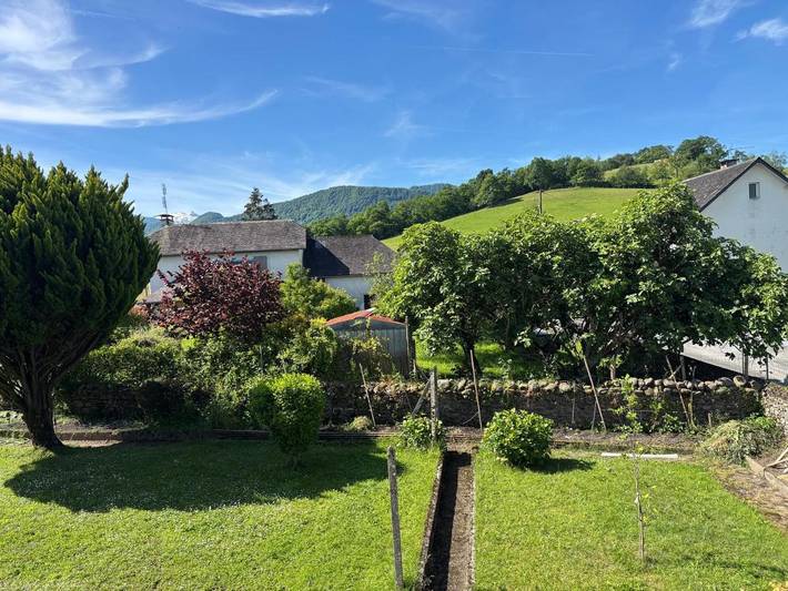 Location de vacances pour 9 personnes, avec vue et jardin, animaux acceptés à Lanne-en-Barétous - 2