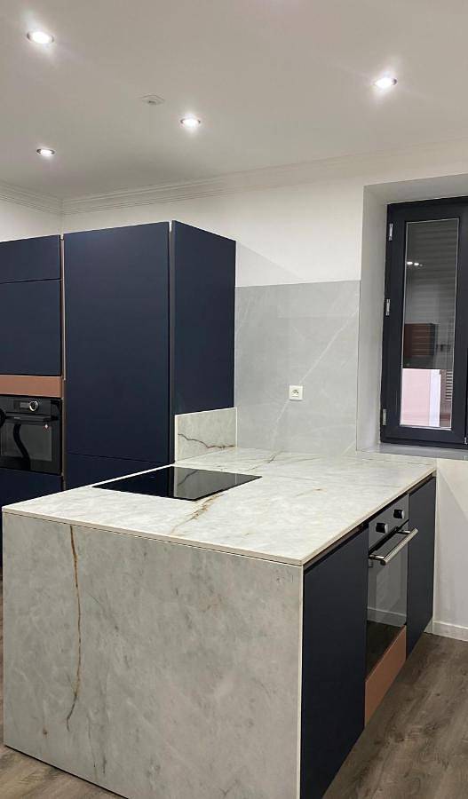 Appartement entier, Two-Bedroom Apartment in Aiguebelle (Savoie), Région de Saint-Jean-de-Maurienne
