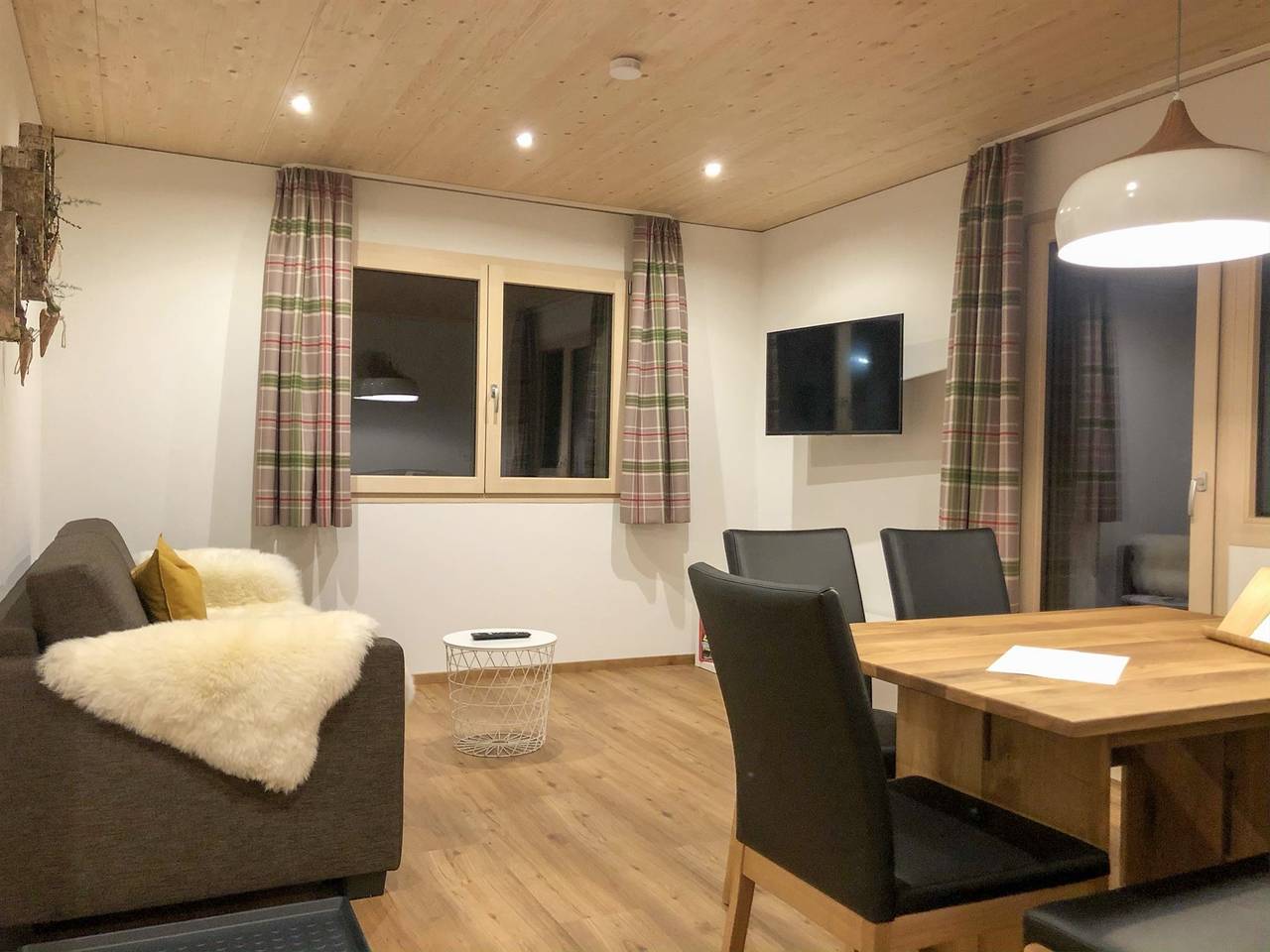Ganze Ferienwohnung, Woodpecker Chalets in Klösterle, Arlberg