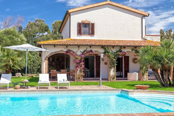 Villa con piscina per 10 persone, con giardino e piscina, con animali domestici ad Alghero