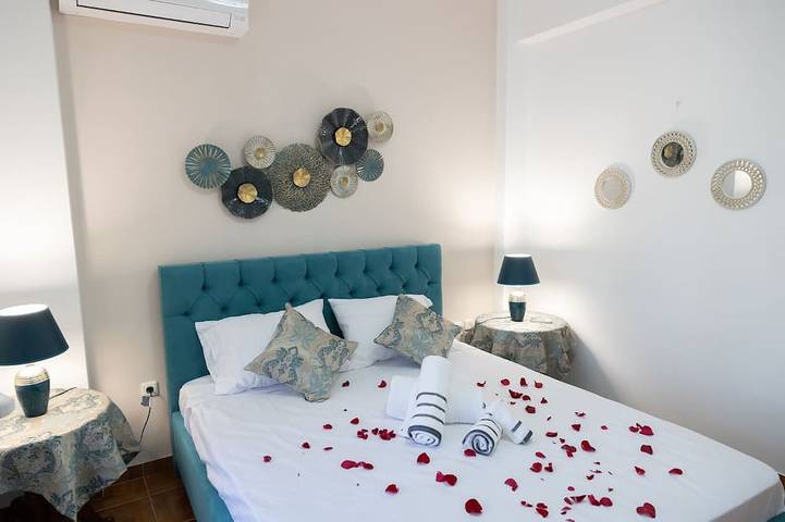 Location de vacances pour 7 personnes, avec jacuzzi dans Anavissos - 2