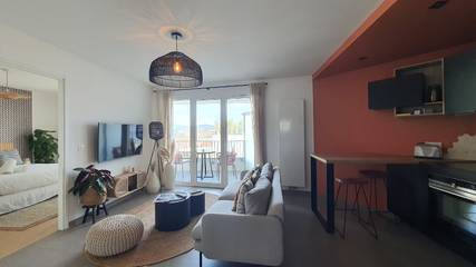 Ferienwohnung für 2 Personen, mit Balkon und Seeblick sowie Garten in Annecy