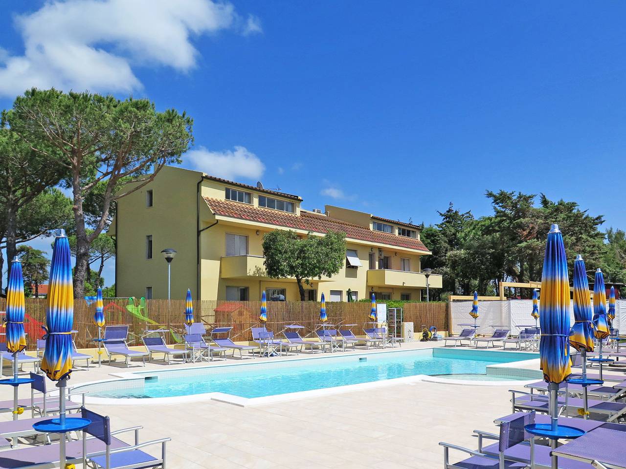 Apartamento entero, Riviera 5 in Cecina (desambiguación), Costa Etrusca