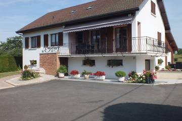 Gîte pour 4 personnes, avec balcon et jardin, animaux acceptés à Fougerolles