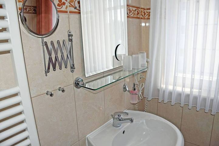 Villa für 2 Personen, mit Garten und Balkon auf Rügen - 4