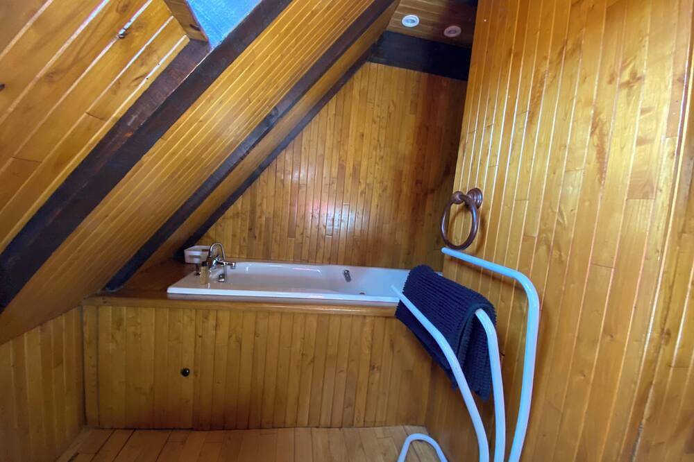 Maison De Charme 4* Typique En Barriade 4 pers in Mandailles-Saint-Julien, Région d'Aurillac