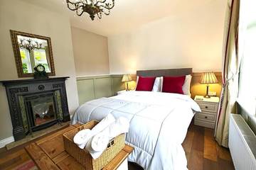 Cottage for 10 People in Belper, Derbyshire, Photo 1