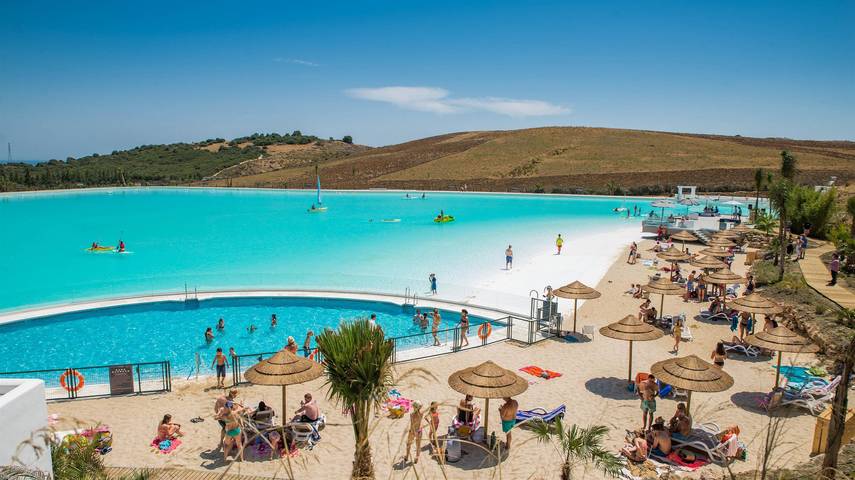 Location de vacances pour 4 personnes, avec piscine et terrasse à Casares