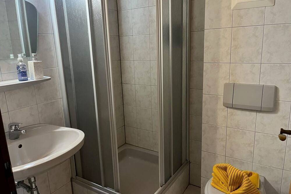 Zimmer 9 - Pension Edlinger in Mallnitz, Lieser-Maltatal