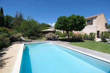 Villa pour 8 Personnes dans Saint-Saturnin-lès-Apt, Parc naturel régional du Luberon, Photo 1