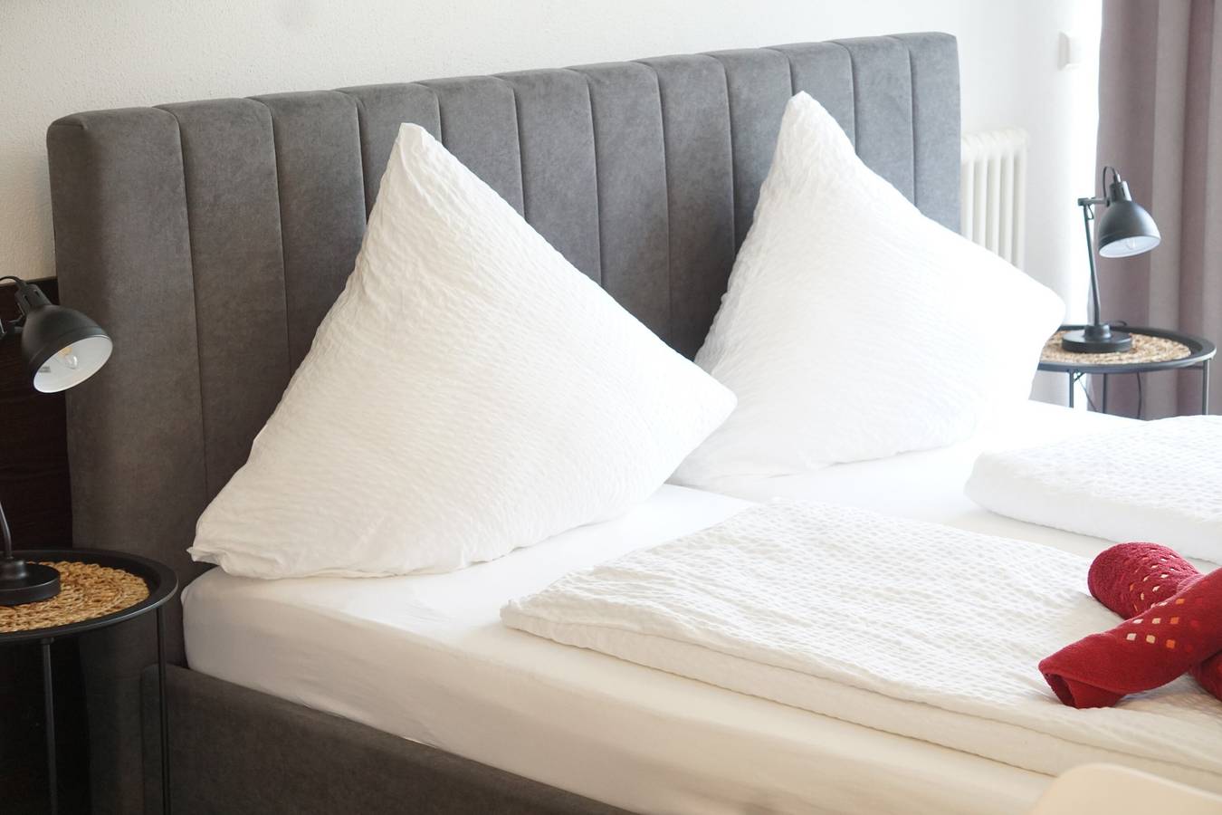 Ganze Wohnung, Deluxe-Apartment Bodanrück mit Seeblick, Terrasse, Grillmöglichkeit und Gartenhütte und Wi-Fi, 45qm in Bodman-Ludwigshafen, Obersee (Bodensee)