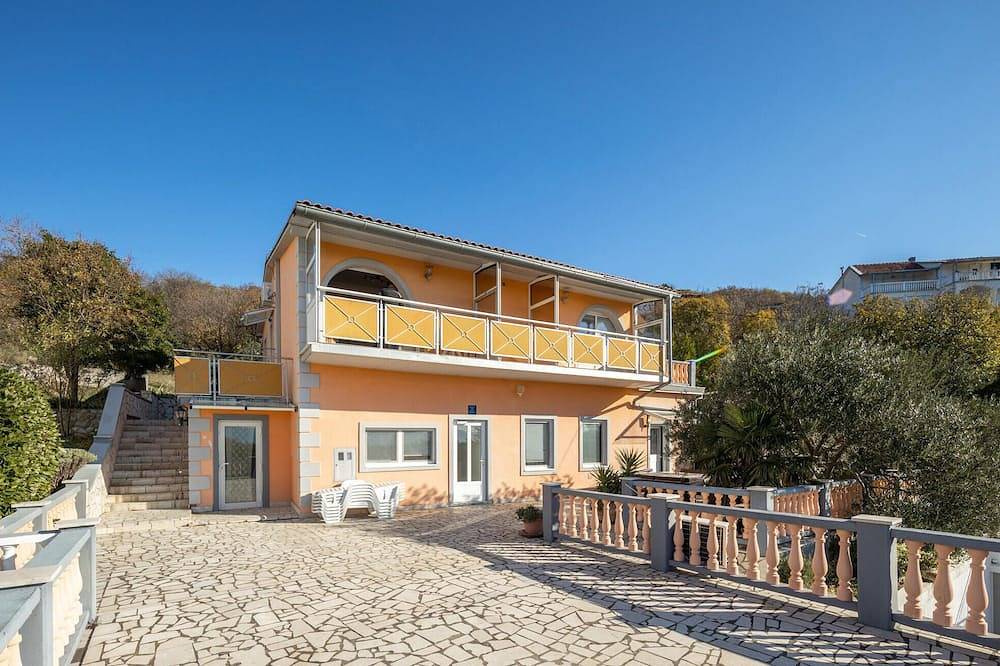 Schönes Haus in Klenovica mit Wlan in Klenovica, Primorje-Gorski Kotar
