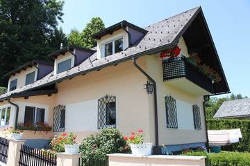 Ferienwohnung für 3 Personen, mit Garten und Balkon in Gmunden