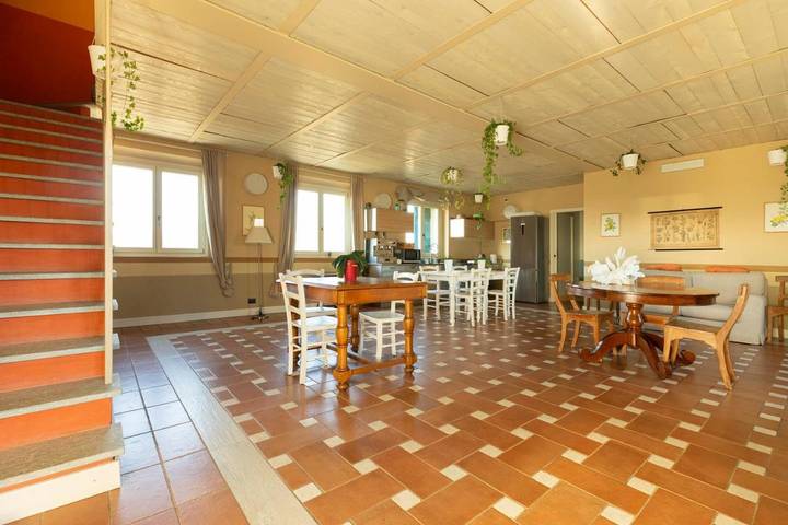 Location de vacances pour 11 personnes, avec piscine et jardin ainsi que balcon et vue, animaux acceptés à Chieri - 2