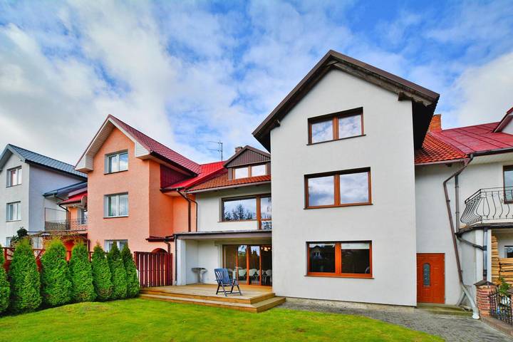 Entire apartment, Spacious holiday apartment with a large terrace in Kołobrzeg, Baltic Sea Pomerania
