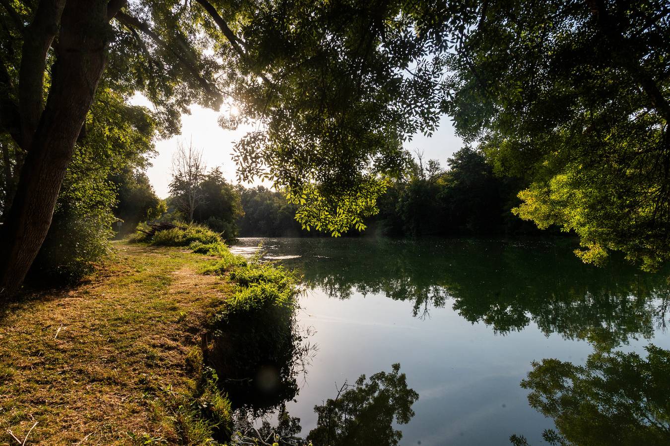 Casa de vacaciones 'Au Bord De La Charente' con terraza privada y jardín privado in Jarnac, Charente
