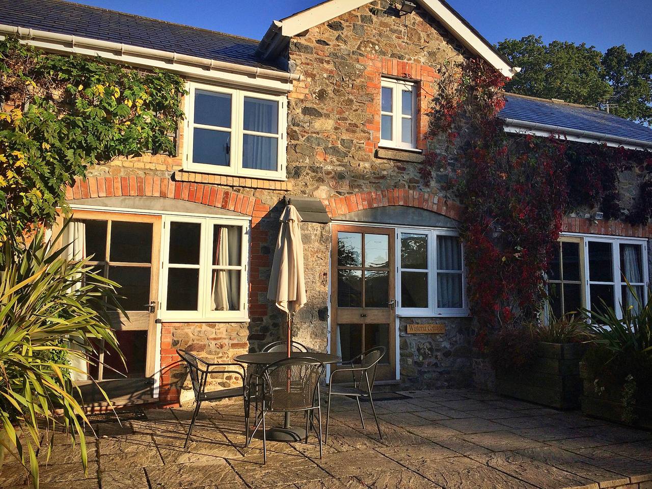 Little Dunley - Wisteria Cottage in Hennock, Devon