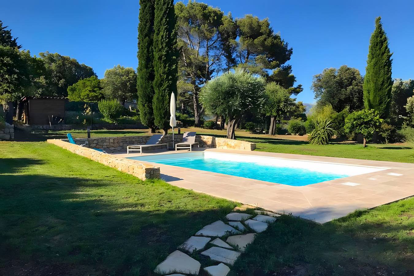 Villa 'Mas Jas' con vistas a la montaña, piscina privada y Wi-Fi in Peymeinade, Region de Cannes
